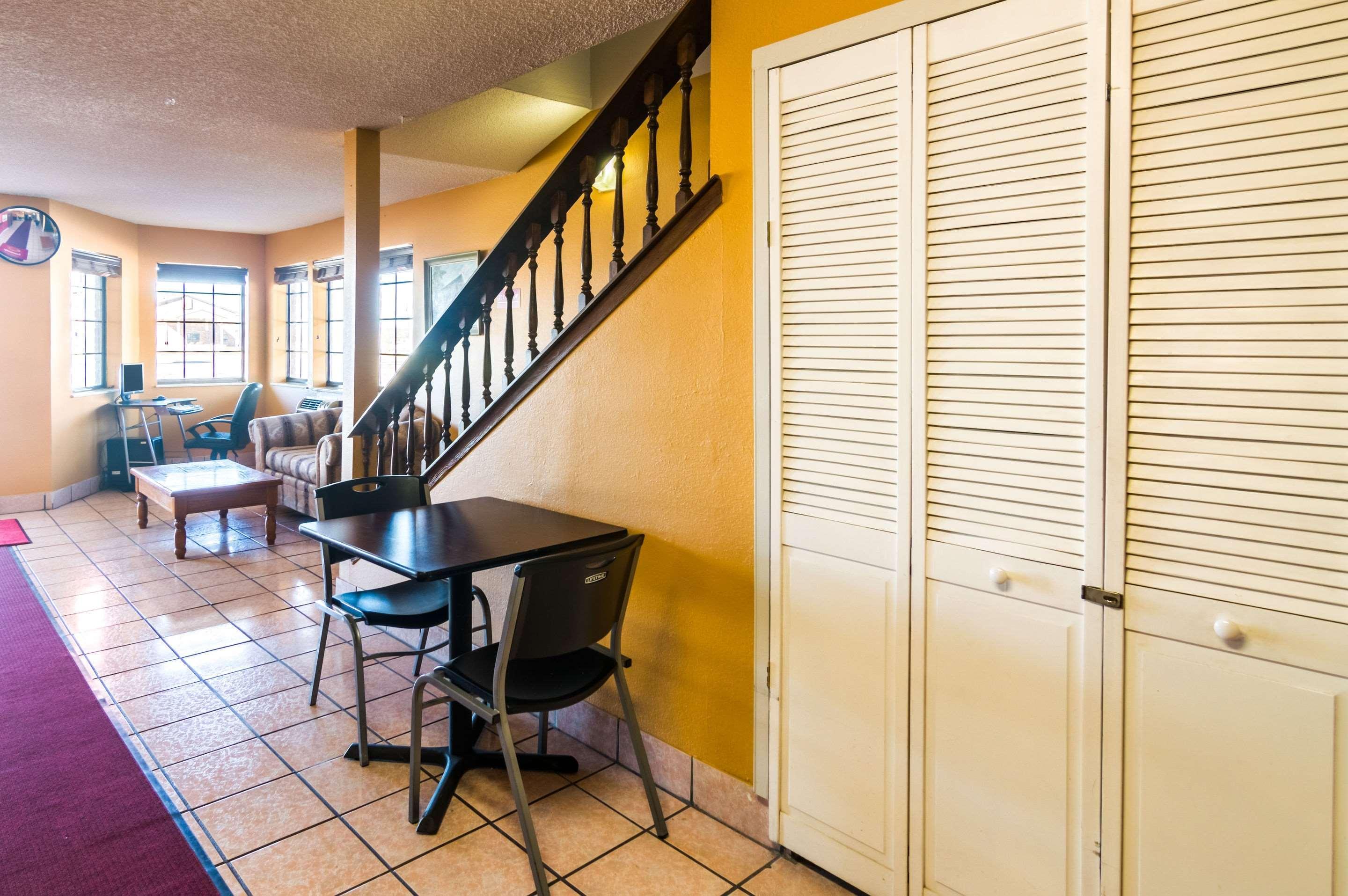 Econo Lodge Dumas Экстерьер фото