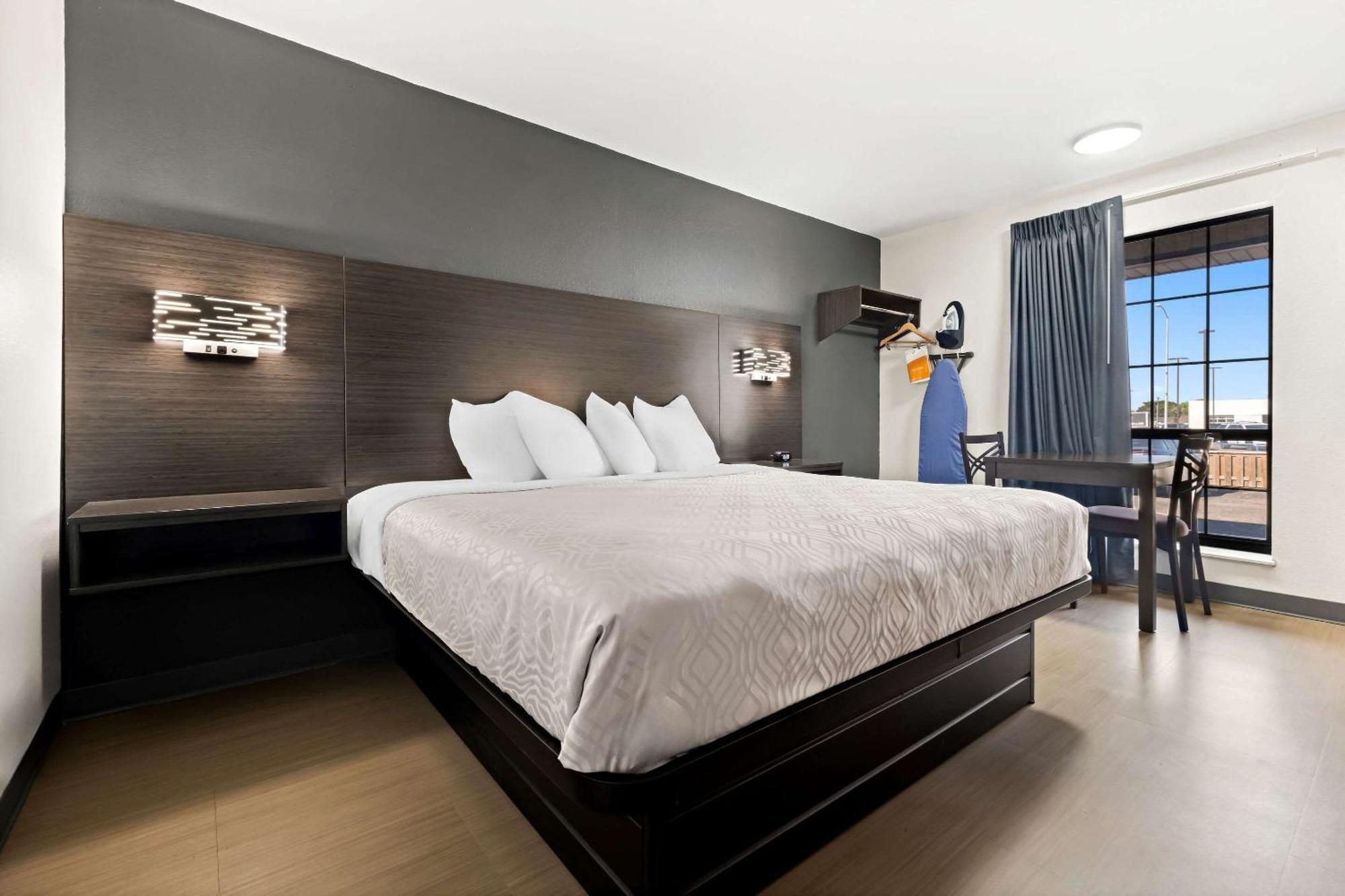 Econo Lodge Dumas Экстерьер фото